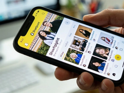Snapchat Limits AI-Generated Videos in Spotlight Feed FAYFO Media
