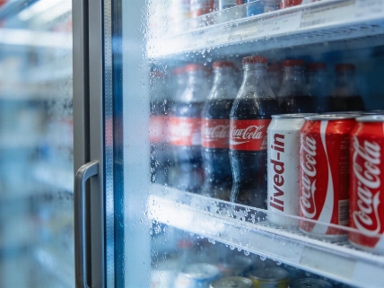 Coca-Cola’s New Typeface Sparks Marlboro Comparisons Online FAYFO.com